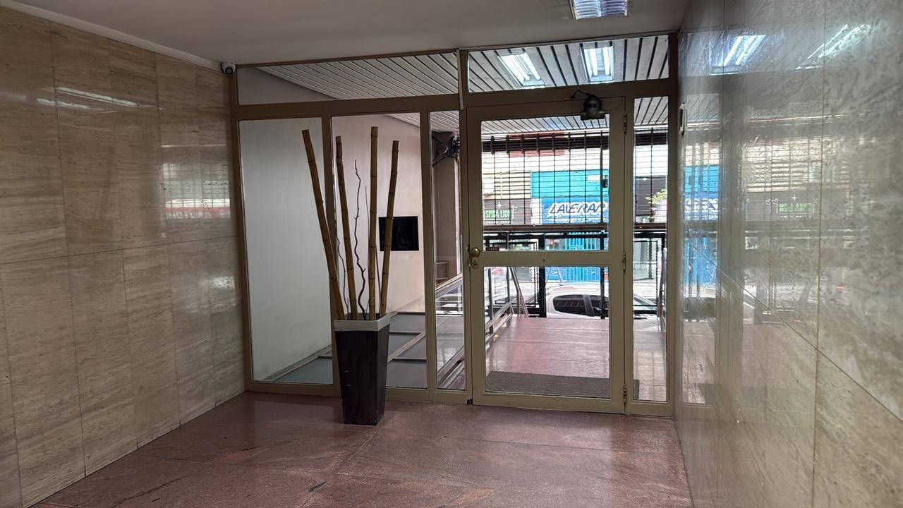 Foto de VENTA piso de oficinas- RECOLETA- con baño y cocina, imagen 1