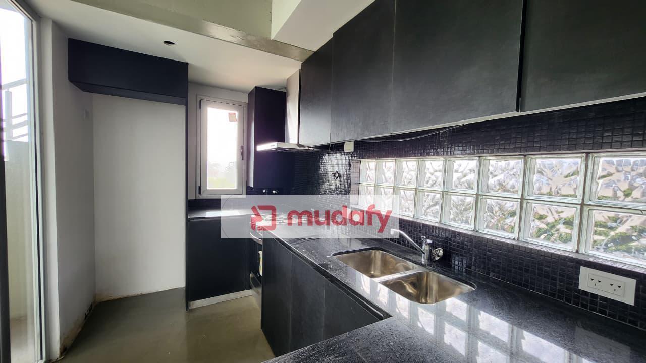 Foto de DEPARTAMENTO SEMIPISO CON TERRAZAPROPIA, BALCON Y COCHERA FLORIDA, imagen 2