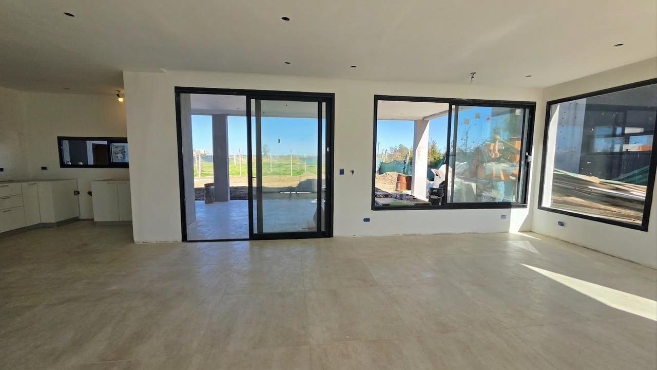 Foto de VENTA casa 4 ambientes - VILA MARINA II - con pileta, imagen 2