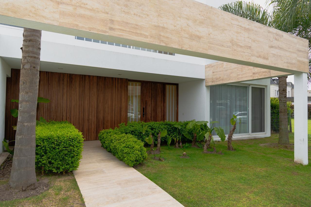Foto de VENTA Casa - El Golf - Nordelta - al Lago, imagen 2