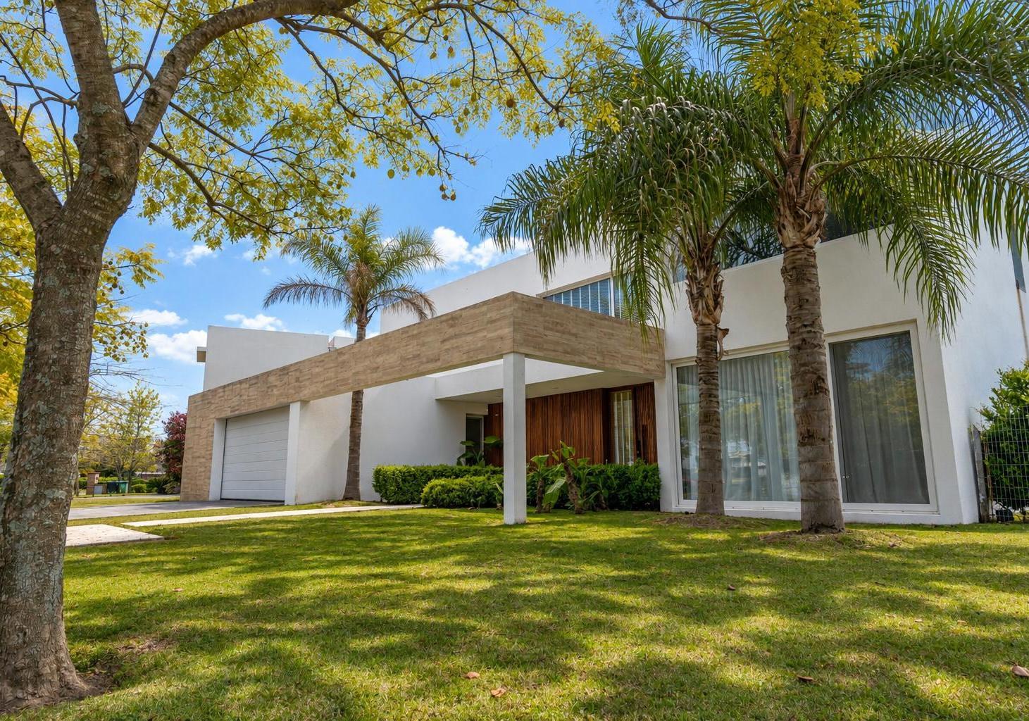 Foto de VENTA Casa - El Golf - Nordelta - al Lago, imagen 3