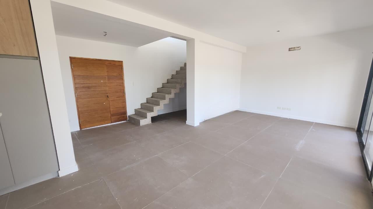 Foto de VENTA - CASA - PILAR DEL ESTE - CON PILETA - SANTA EMILIA A ESTRENAR., imagen 5