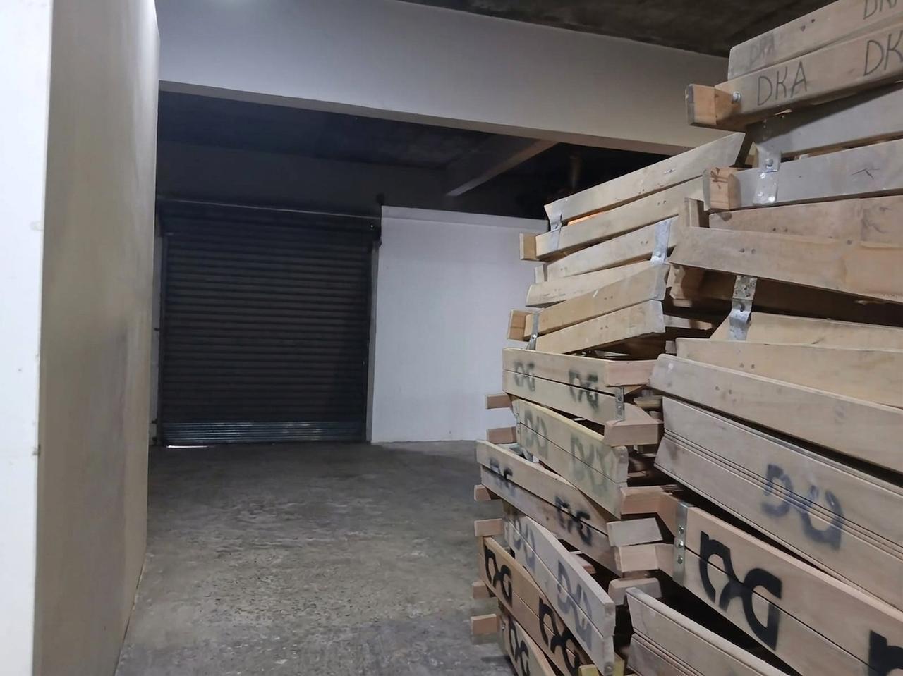 Foto de VENTA LOCAL/DEPOSITO - BECCAR - con oficina y baño, imagen 2