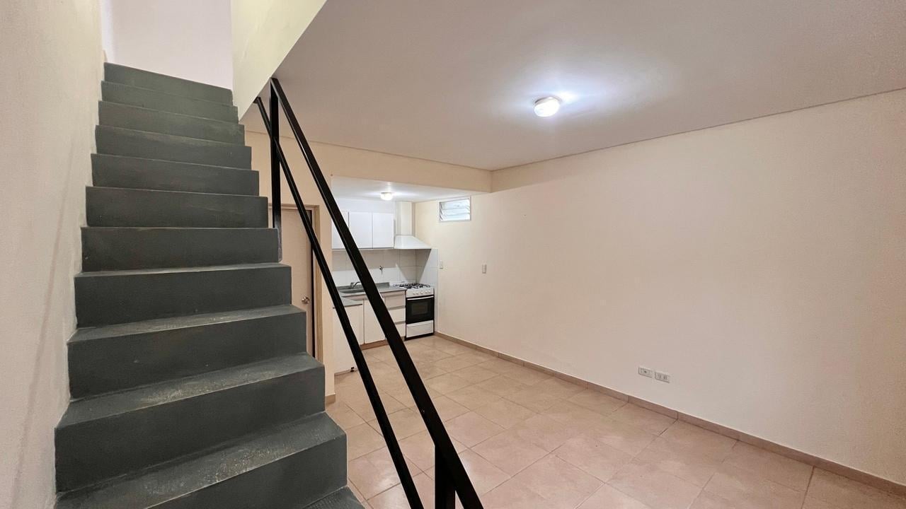 Foto de VENTA DUPLEX 3 AMBIENTES EN CONDOMINIO PRIVADO VILLA DE MAYO, imagen 4