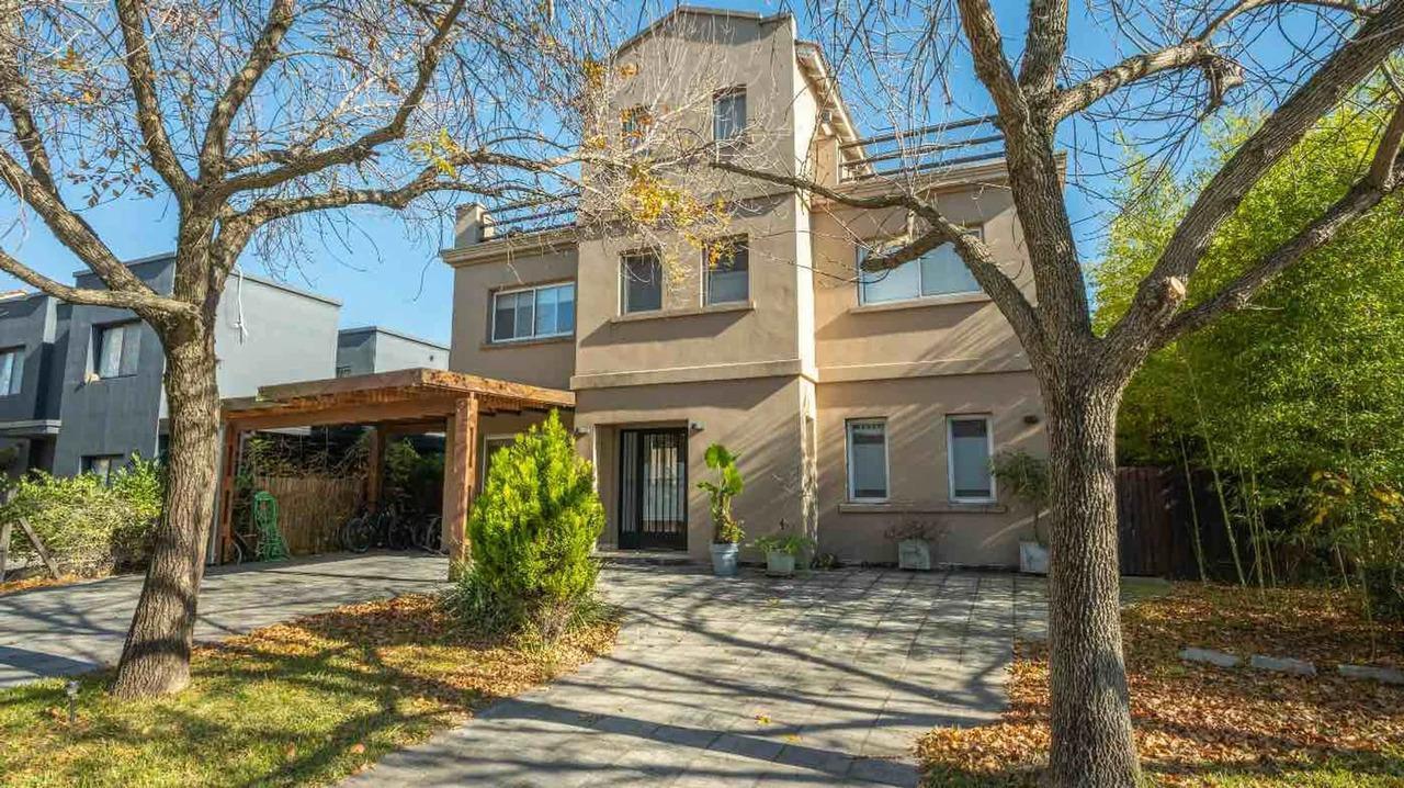 Foto de Venta casa 4 dormitorios Santa Catalina Villanueva APTO CRÉDITO, imagen 1