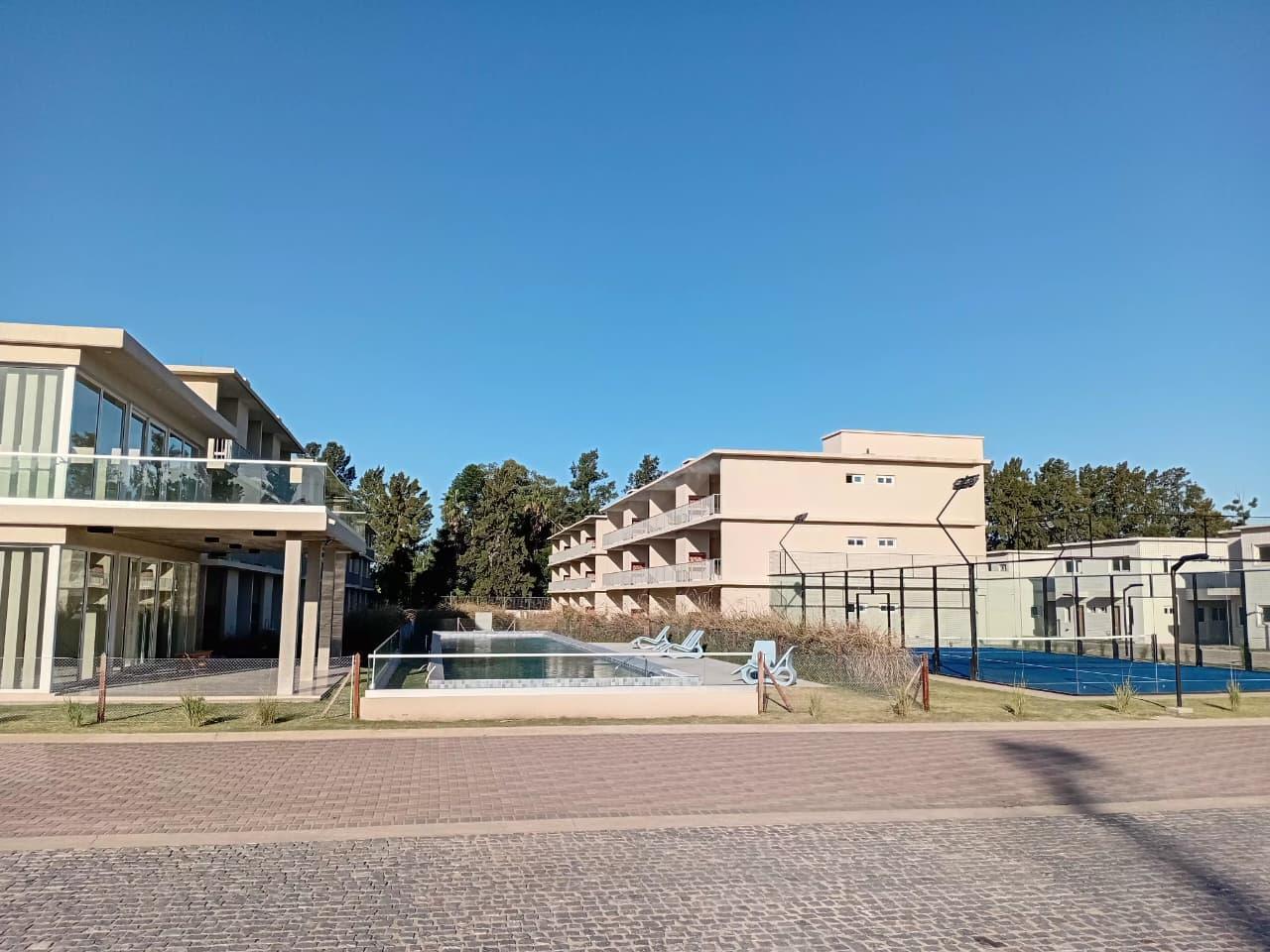 Town House 4 ambientes venta Chic Village Pilar