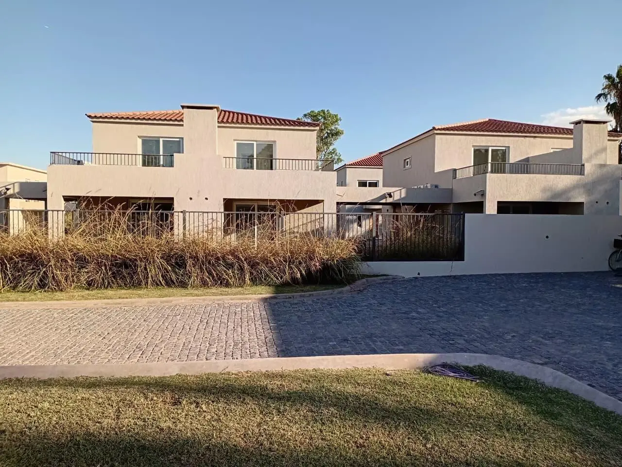 Departamento alquiler 3 ambientes parrilla pileta padel Chic Village Pilar 4