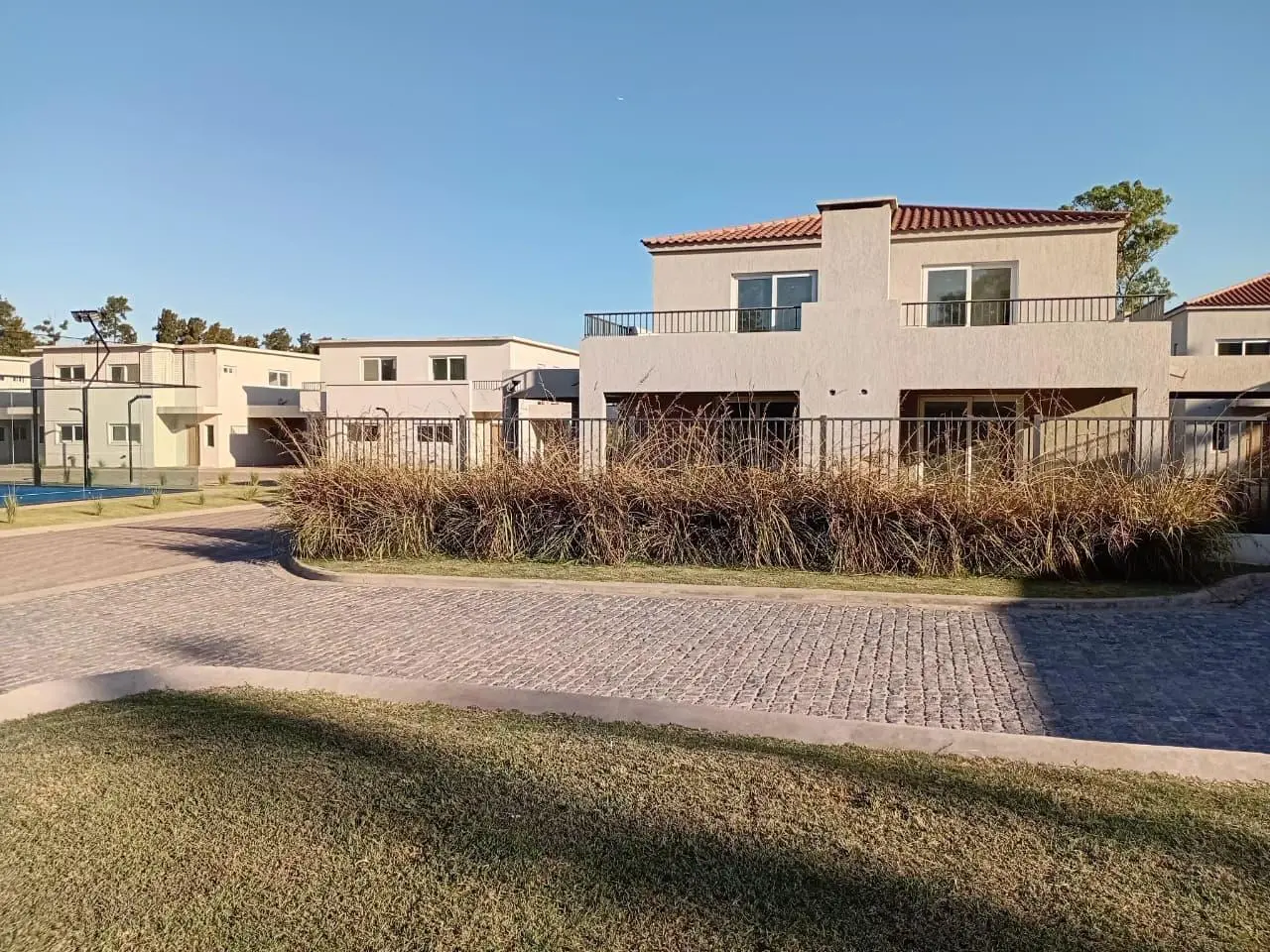Departamento alquiler 3 ambientes parrilla pileta padel Chic Village Pilar 5