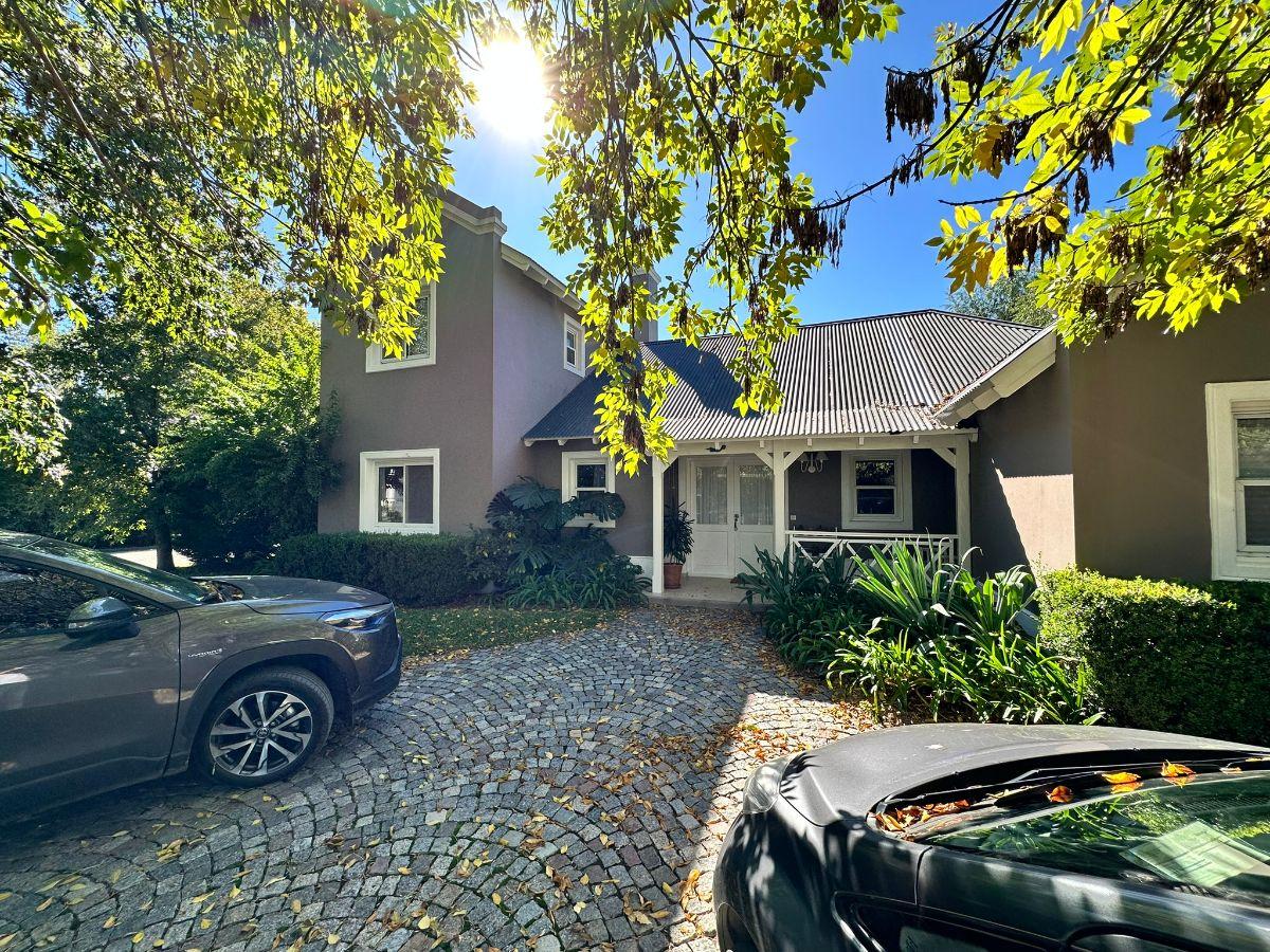 Foto de Casa 6 ambientes en venta barrio El Buen Retiro, Pilar con jardin y, imagen 2