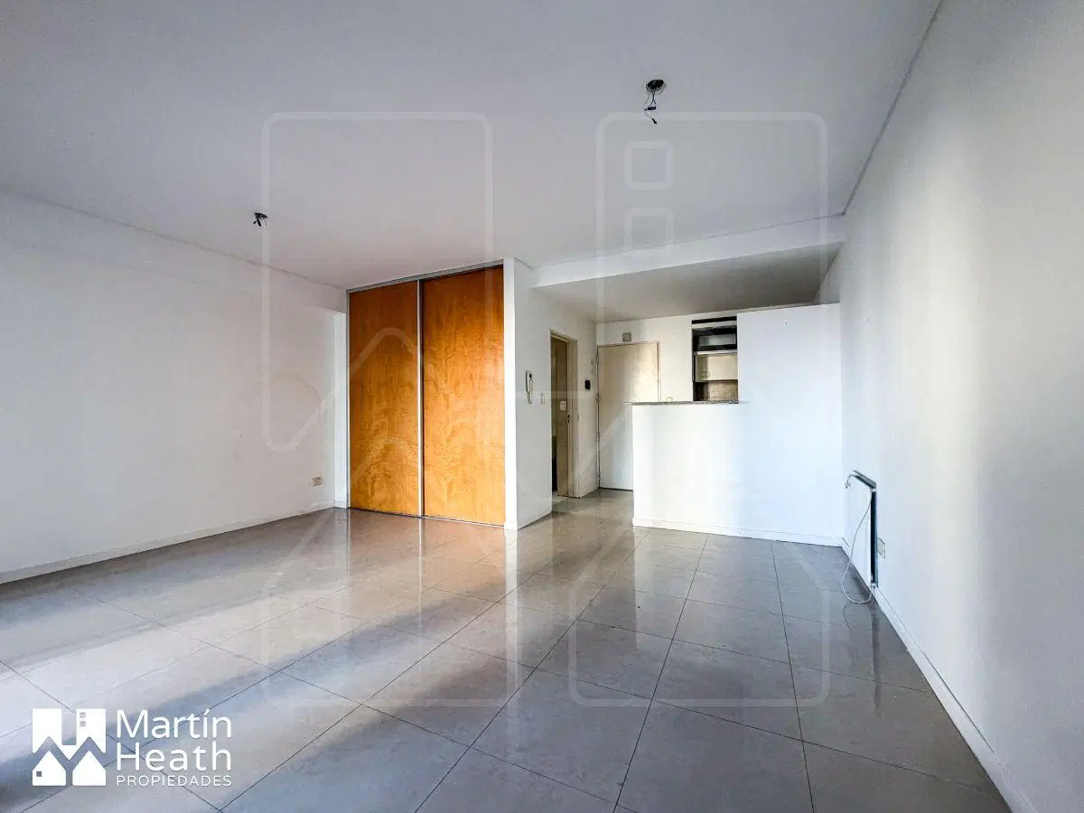 -APTO CRÉDITO- VENTA- Gran Monoambiente divisible con balcon terraza. 2