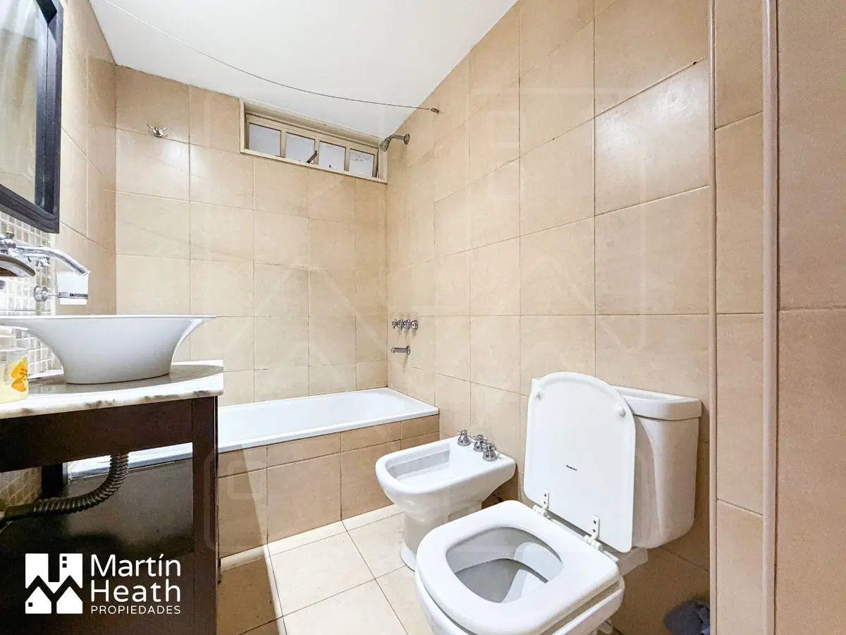 -APTO CRÉDITO- VENTA- Gran Monoambiente divisible con balcon terraza. 3