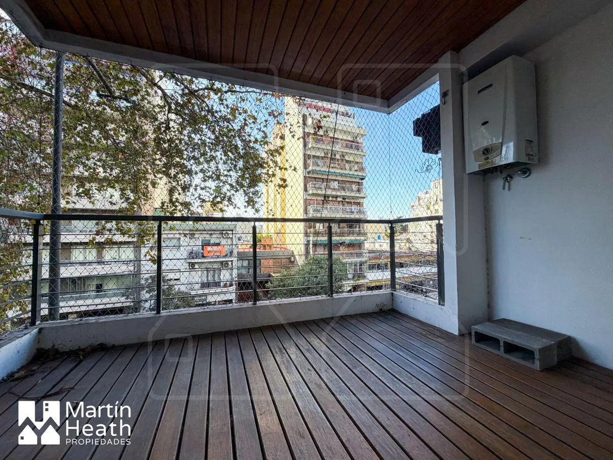 -APTO CRÉDITO- VENTA- Gran Monoambiente divisible con balcon terraza. 4