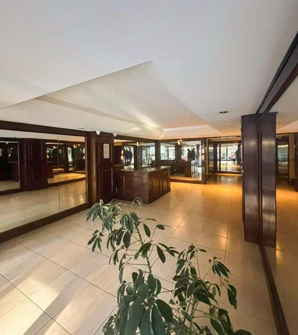 Venta Departamento 3 amb - Plaza Colon 8