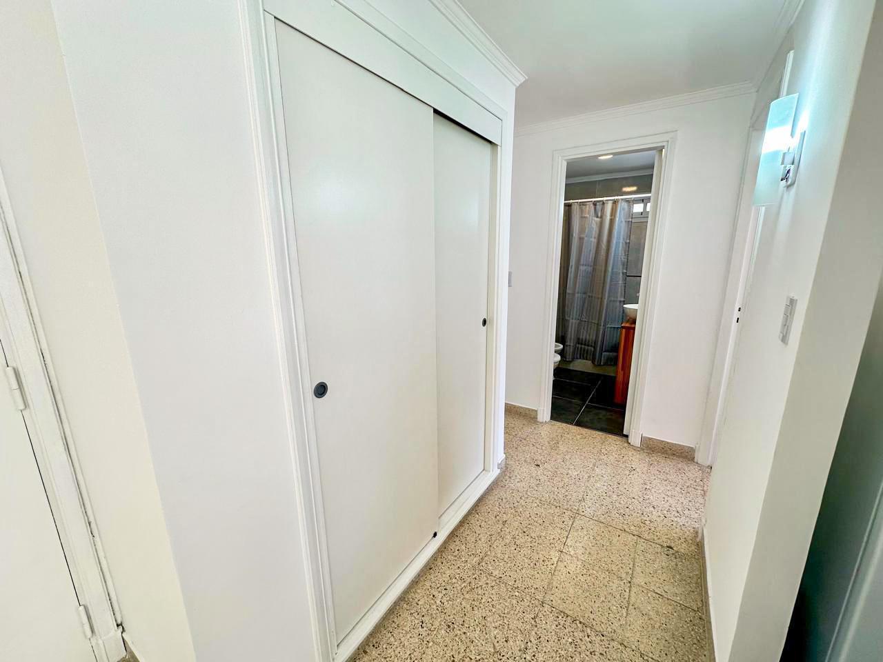 Foto de Venta - Departamento 2 amb con dependencia - Plaza Colon, imagen 4