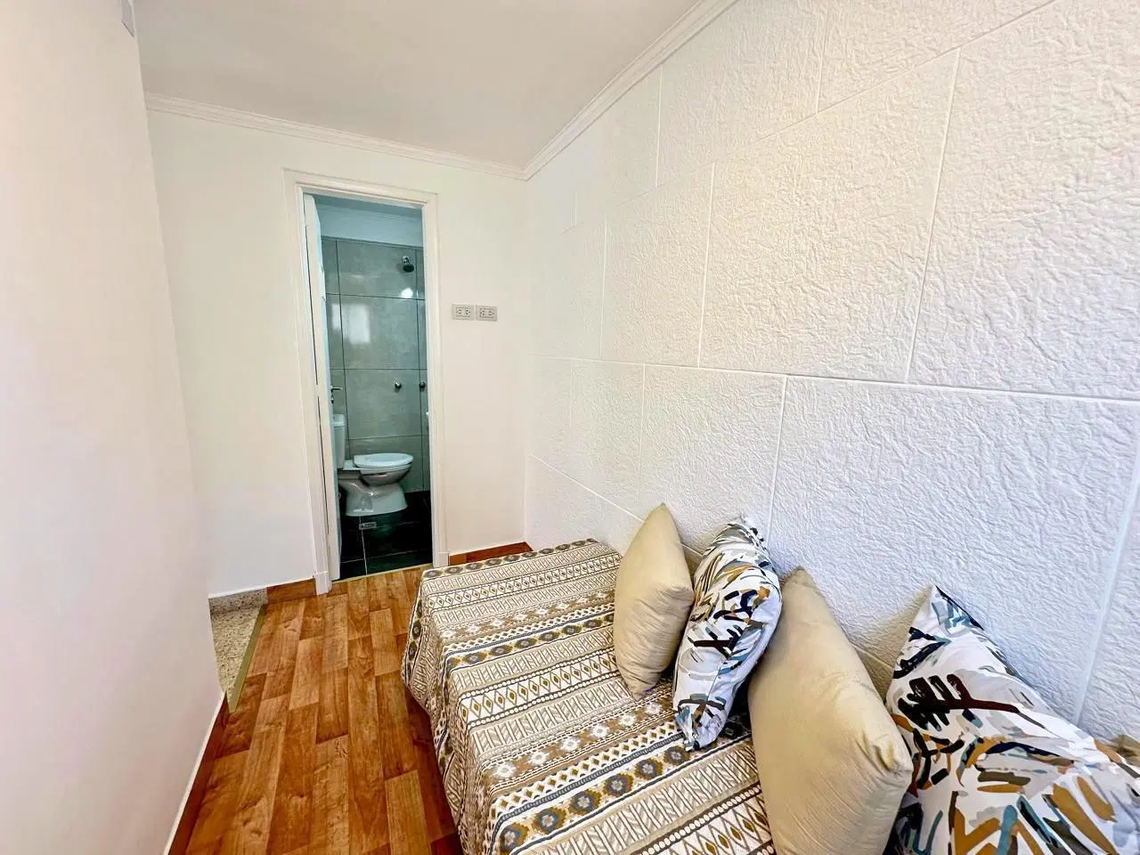 Venta - Departamento 2 amb con dependencia - Plaza Colon 8