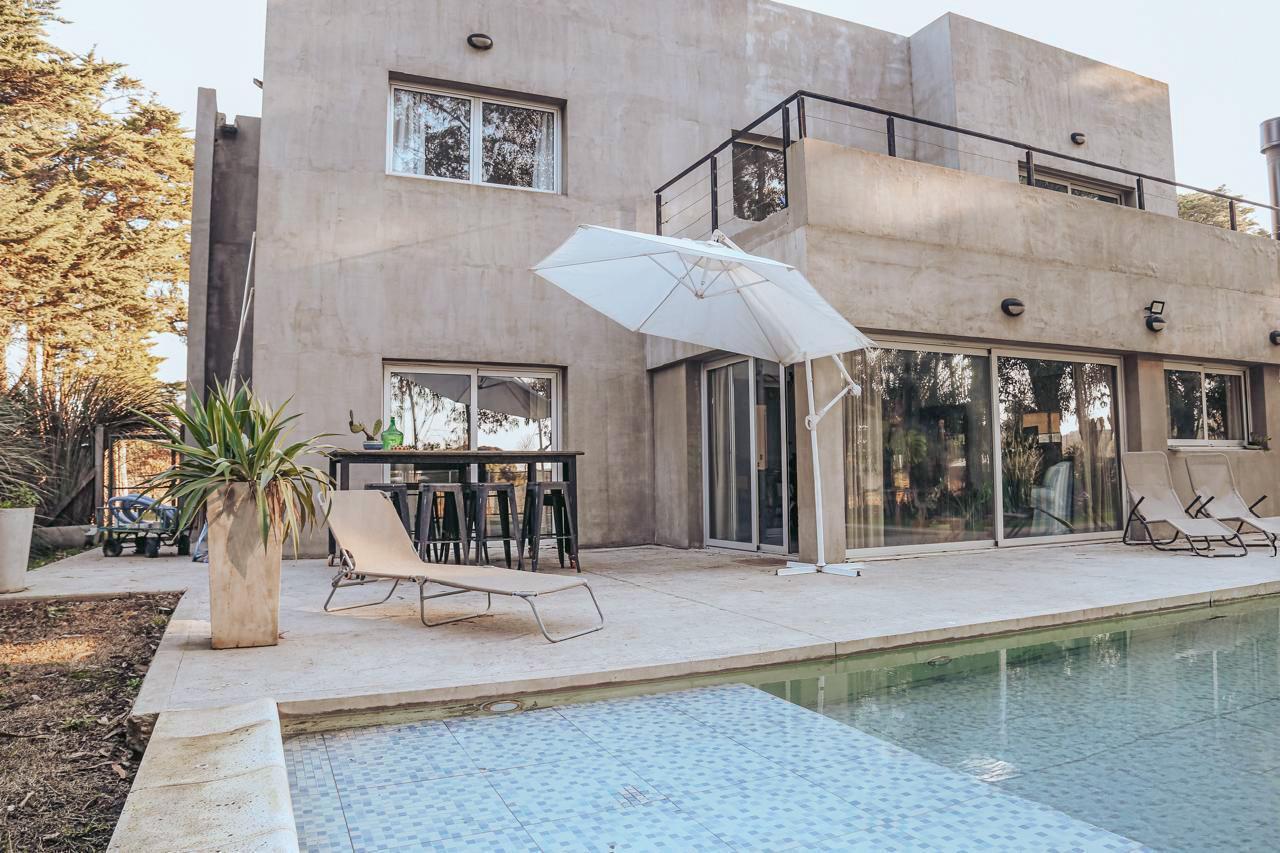 Venta Residencia de Categoría 5 ambientes - Barrancas de San Benito