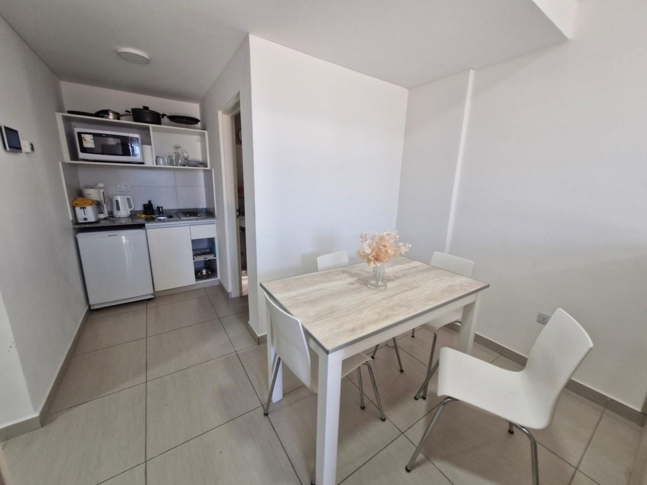Foto de VENTA | MONOAMBIENTE AMOBLADO CON AMPLIA TERRAZA - CENTRO DE NEUQUEN, imagen 2