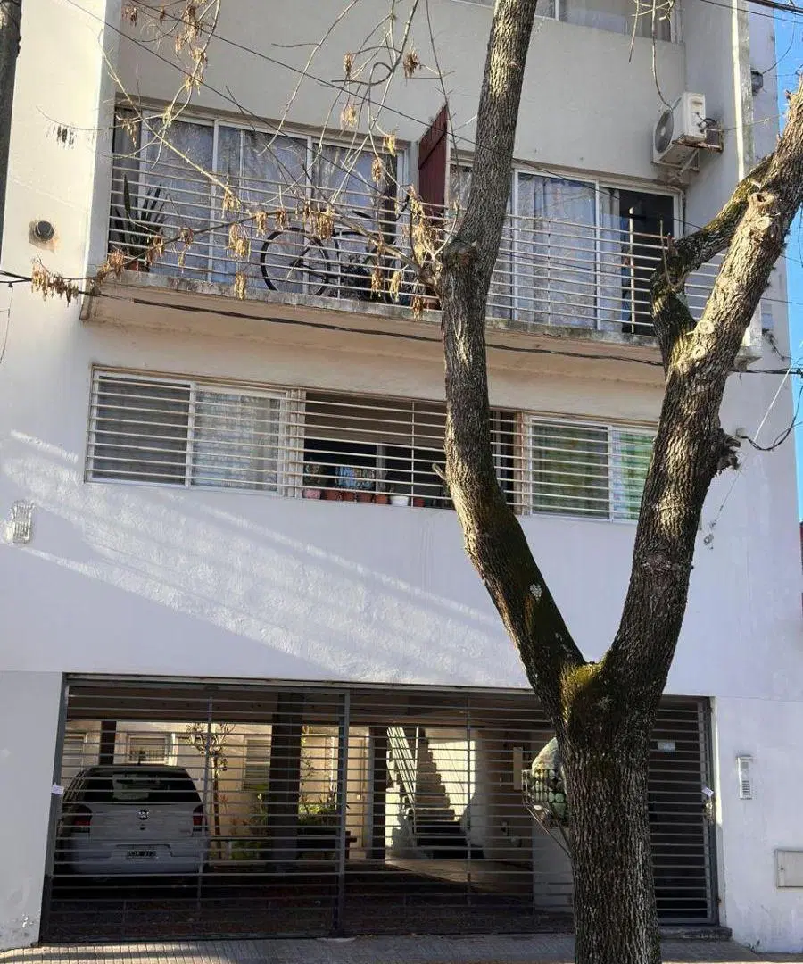 Departamento 2 dorm en segundo piso por escalera 4