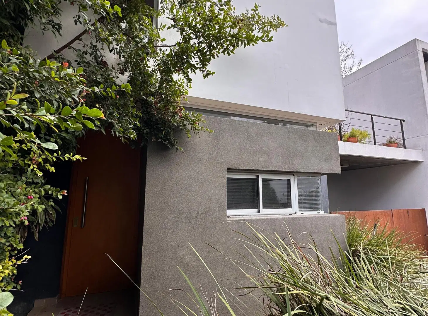 Excelente Duplex a metros de Cno Centenario 3