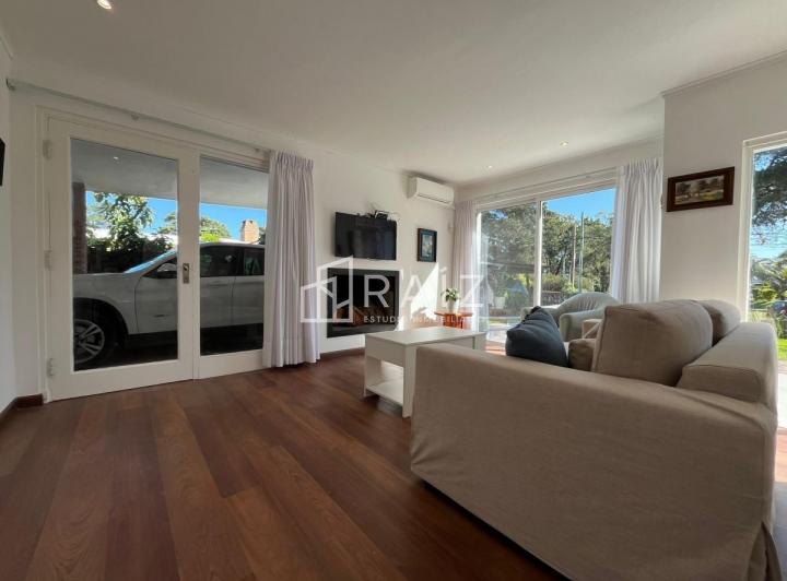 Foto de CASA EN VENTA DE 3 DORMITORIOS Y DEPENDENCIA PISCINA CLIMATIZADA SOLANAS, imagen 2