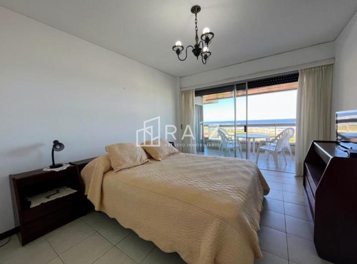Foto de APARTAMENTO 3 DORMITORIOS Y DEPENDENCIA PRIMERA LINEA MANSA, imagen 3