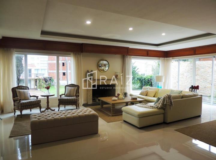Foto de EXCELENTE CASA DE 5 DORMITORIOS, imagen 1