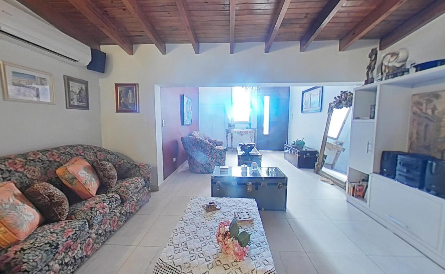 CASA DE CATEGORÍA EN VENTA 5TA SECCIÓN CUATRO DORMITORIOS CON TOUR VIRTUAL