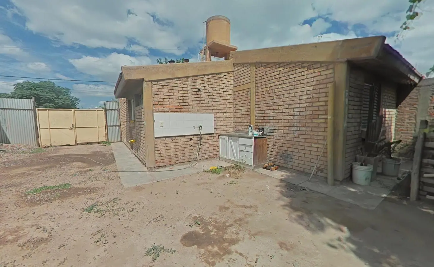 CASA EN VENTA 2 DORMITORIOS B°JARDÍN BUEN ORDEN SAN MARTIN CON TOUR VIRTUAL 2
