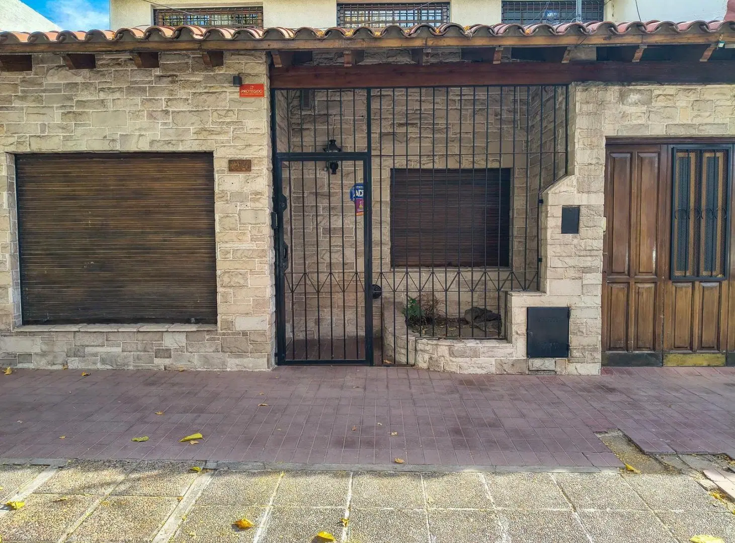 CASA EN VENTA 4 DORMITORIOS BARRIO BOMBAL GODOY CRUZ 3