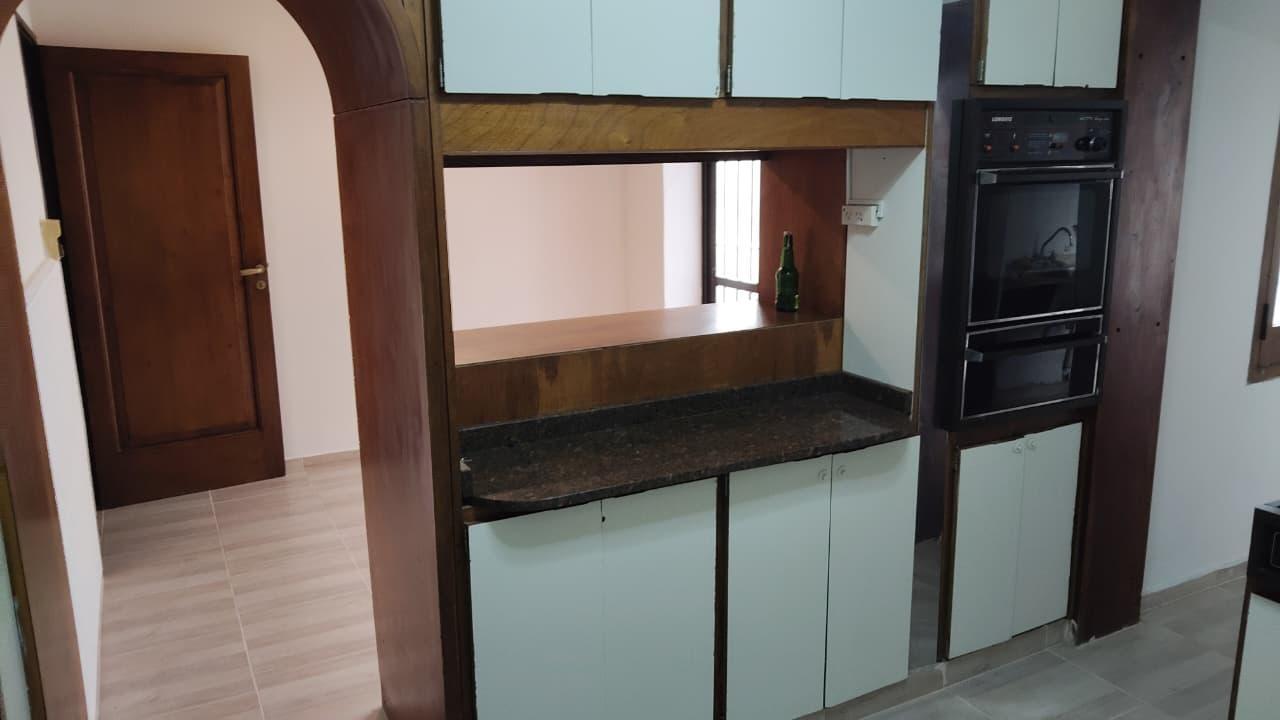 Foto de CASA EN VENTA 4 DORMITORIOS BARRIO BOMBAL GODOY CRUZ, imagen 5