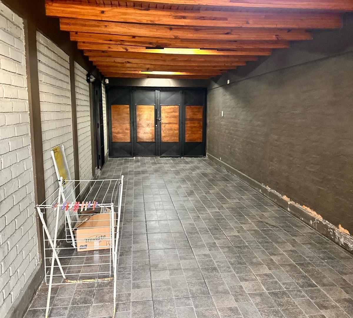 Foto de VENTA CASA CON PILETA Y QUINCHO EN LUJAN DE CUYO, imagen 3