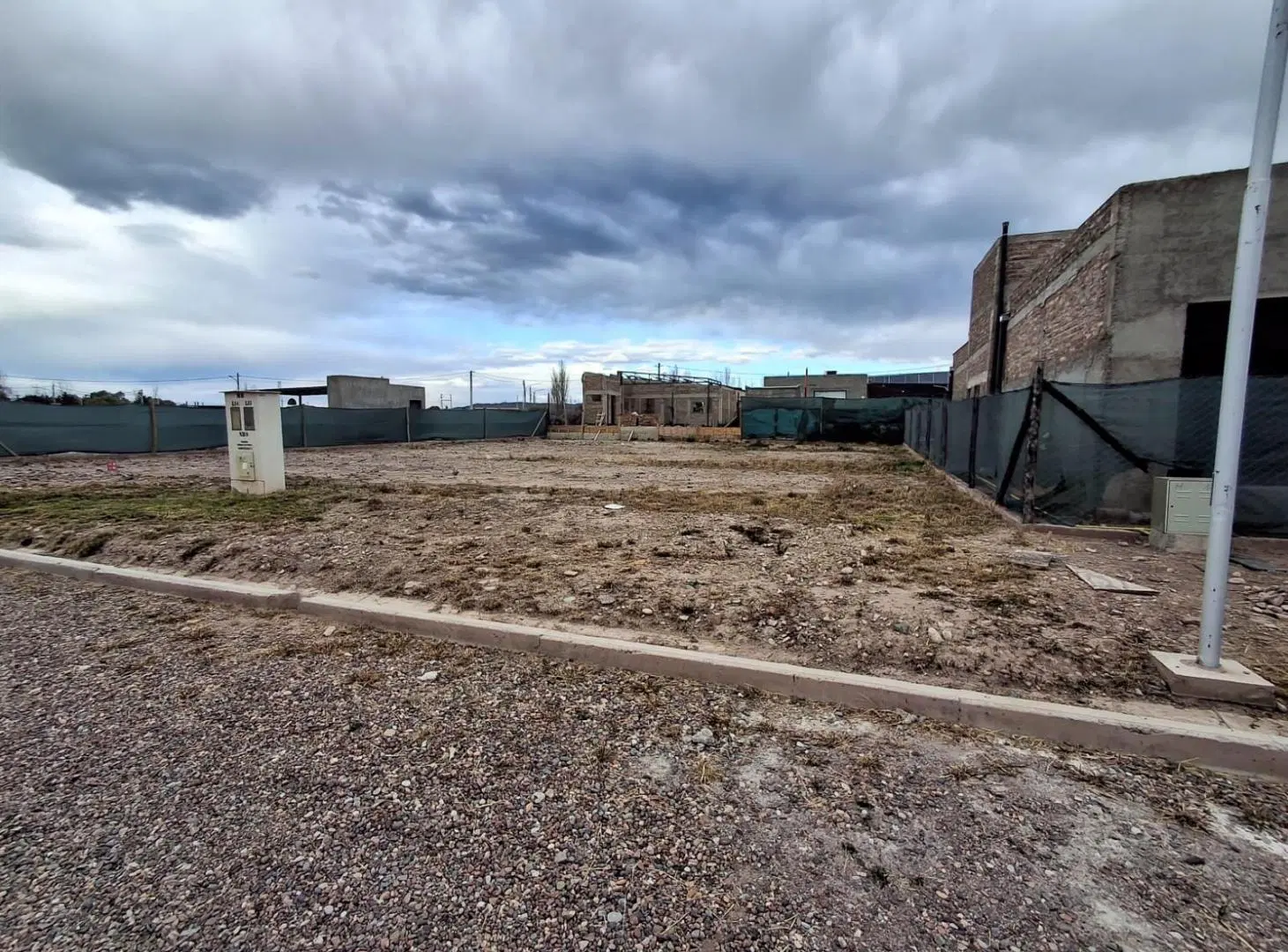 EXCELENTE LOTE CENTRAL DE 300M2 B° PRIVADO LA HERRADURA, CALLE VIDELA ARANDA, CRUZ DE PIEDRA, MAIPU. 4