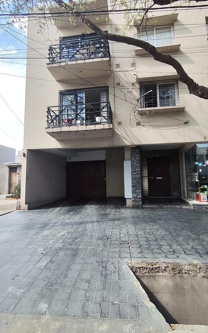 Foto de COCHERA DOBLE EN VENTA CALLE BELTRAN DE BARRIO BOMBAL GODOY CRUZ, imagen 3