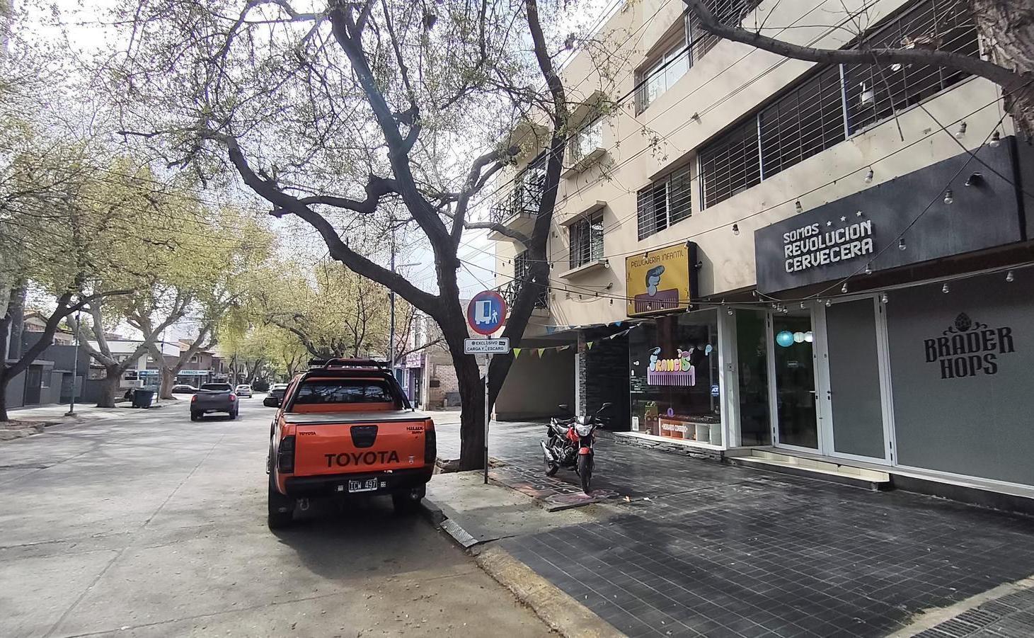 Foto de COCHERA DOBLE EN VENTA CALLE BELTRAN DE BARRIO BOMBAL GODOY CRUZ, imagen 1