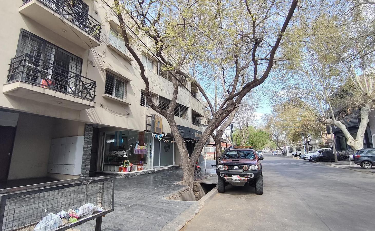 Foto de COCHERA DOBLE EN VENTA CALLE BELTRAN DE BARRIO BOMBAL GODOY CRUZ, imagen 2