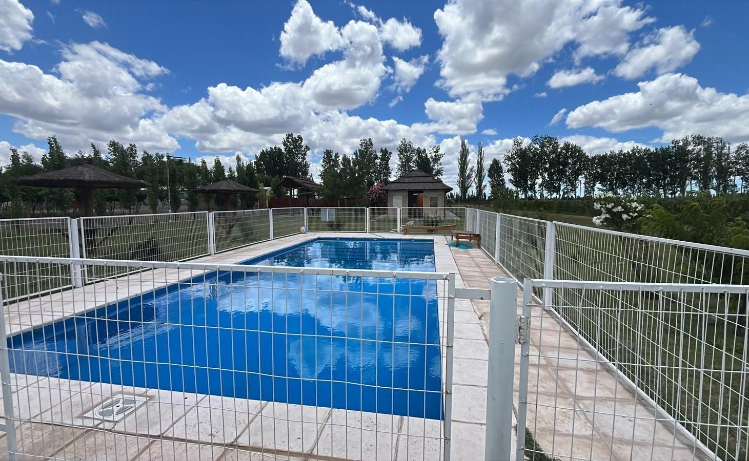 Foto de VENTA DE COMPLEJO TURÍSTICO, CASA, DOS CABAÑAS, QUINCHOS Y PILETAS, imagen 1