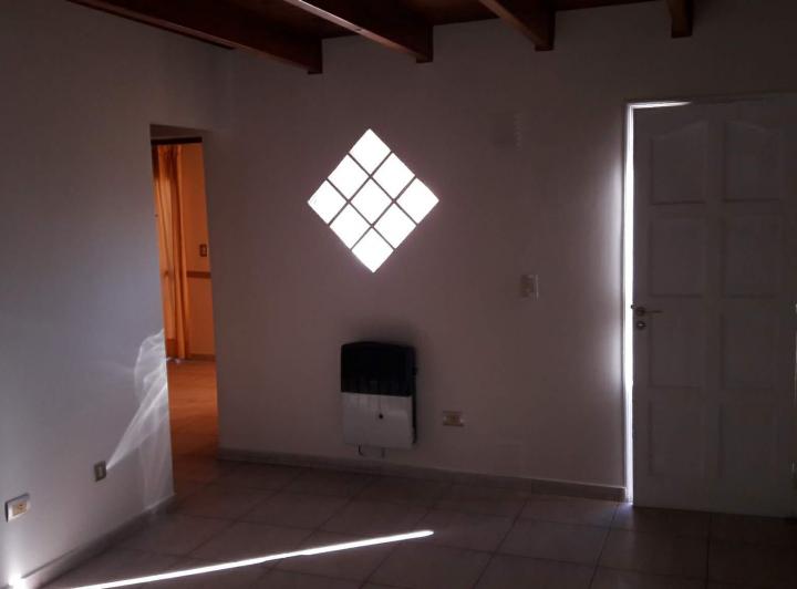 ALQUILO DEPARTAMENTO GRANDE COMPLEJO CERRADO 2 HABITACIONES COCHERA 4
