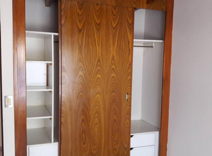 ALQUILO DEPARTAMENTO GRANDE COMPLEJO CERRADO 2 HABITACIONES COCHERA 5