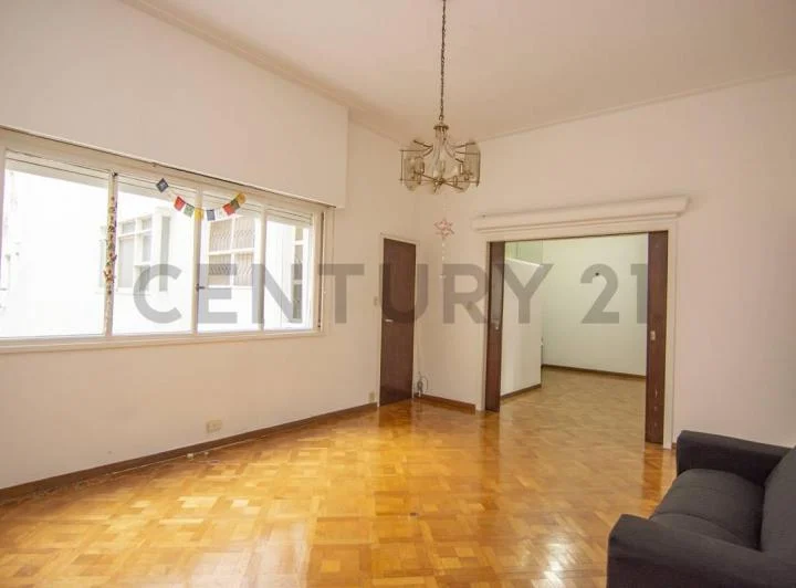 Venta de sólido 4 Amb. con Dependencia – Bajas Expensas y Apto Crédito 2