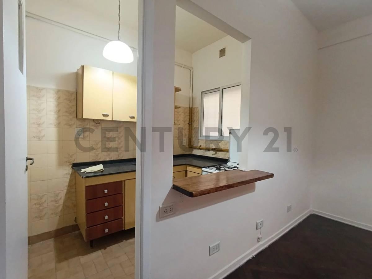 Departamento 2 ambientes en venta con patio! en Caballito