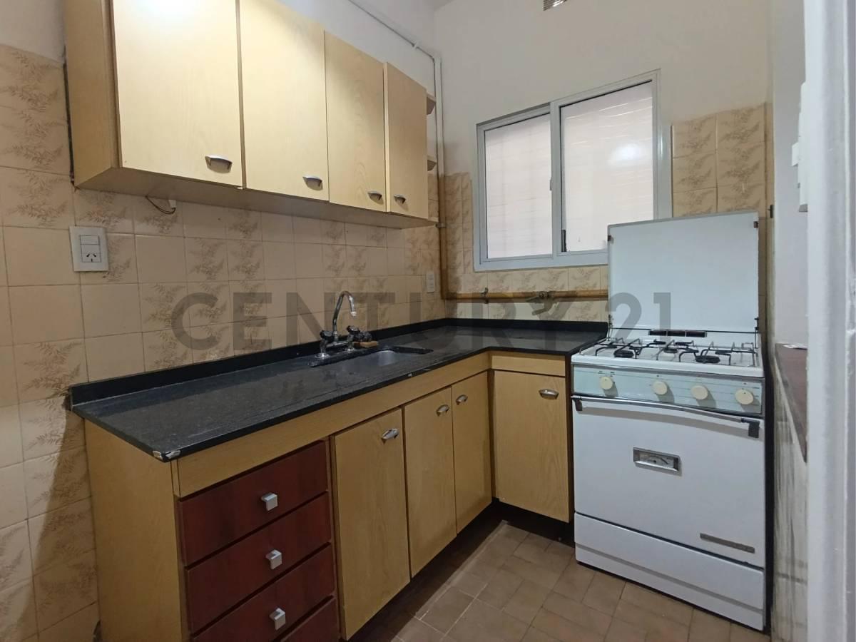 Foto de Departamento 2 ambientes en venta con patio! en Caballito, imagen 2