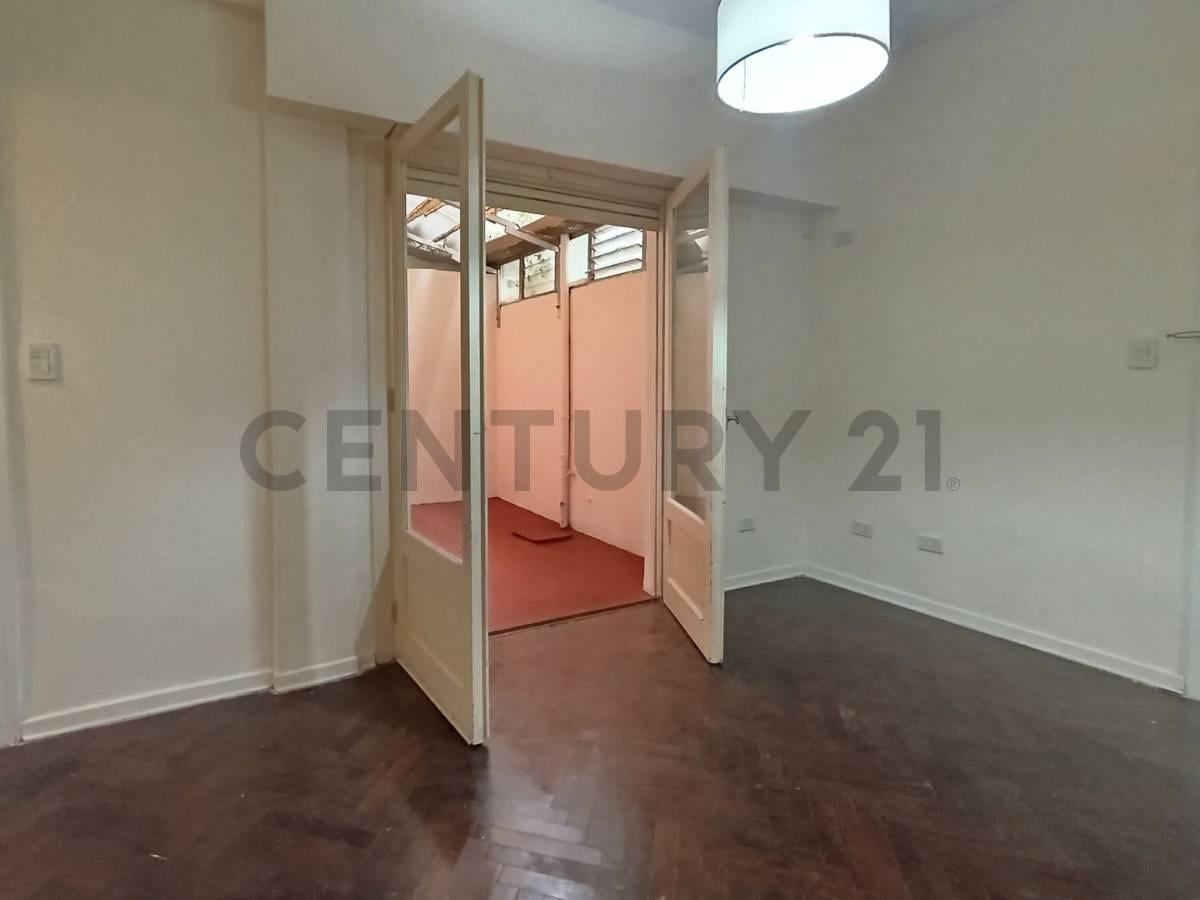 Foto de Departamento 2 ambientes en venta con patio! en Caballito, imagen 4