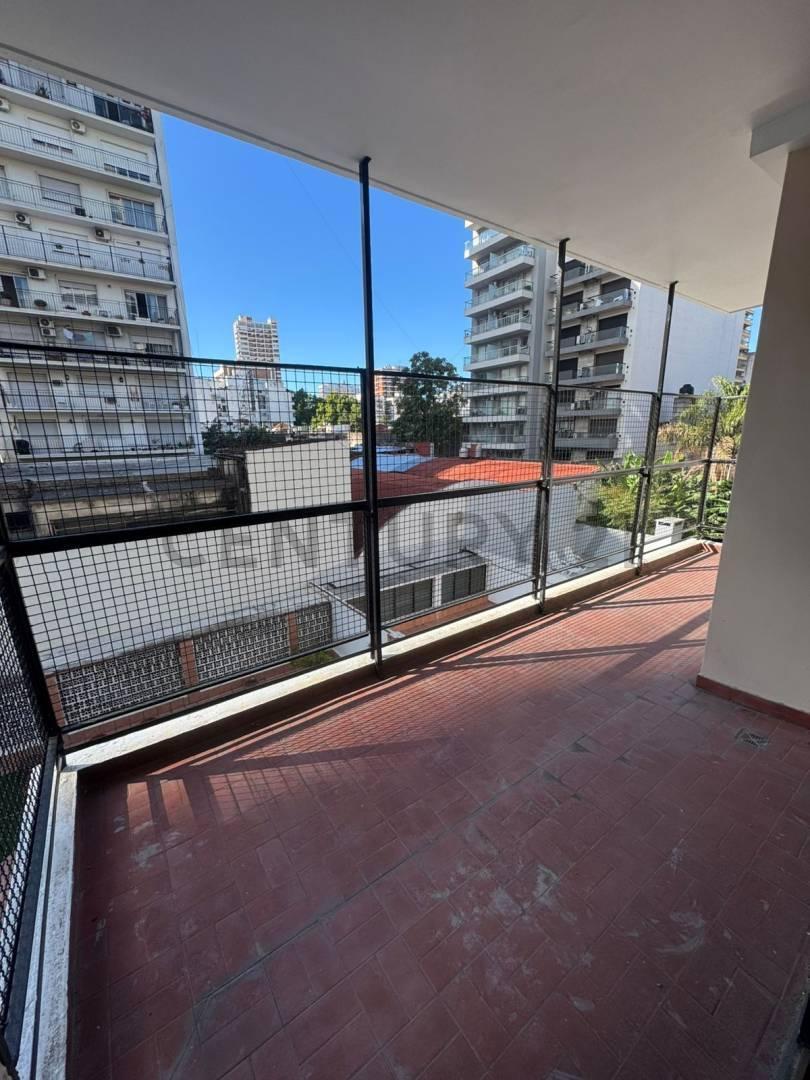 4 AMBIENTES LUMINOSO CON 2 PATIOS Y BALCÓN - APTO CRÉDITO