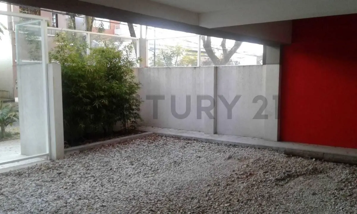 VENTA DE COCHERA DESCUBIERTA EN SAN ISIDRO 2