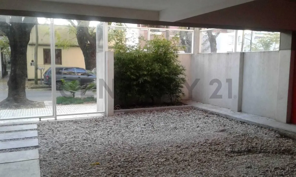 VENTA DE COCHERA DESCUBIERTA EN SAN ISIDRO 3