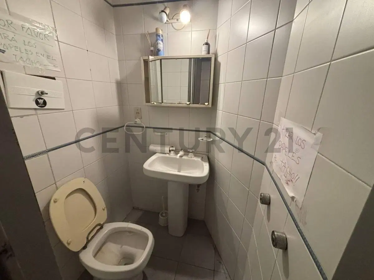 Venta en Oportunidad en Villa Crespo, Local + Gran Depósito con entrada Independiente 4