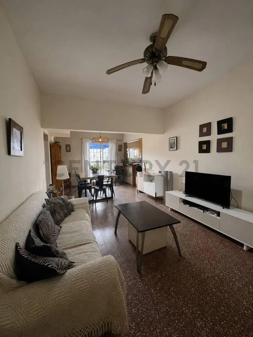CASA 5 AMBIENTES EN VENTA EN MORÓN 8