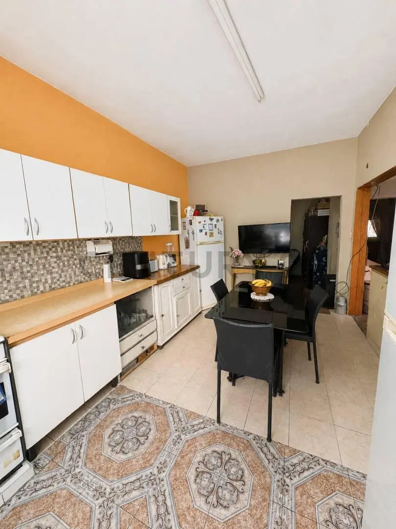 CASA 5 AMBIENTES EN VENTA EN MORÓN 4