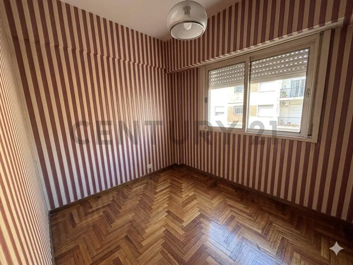 Venta Departamento 3 Ambientes en Flores | Luminoso, Silencioso, Cerca Subte A y Tren Sarmiento 2