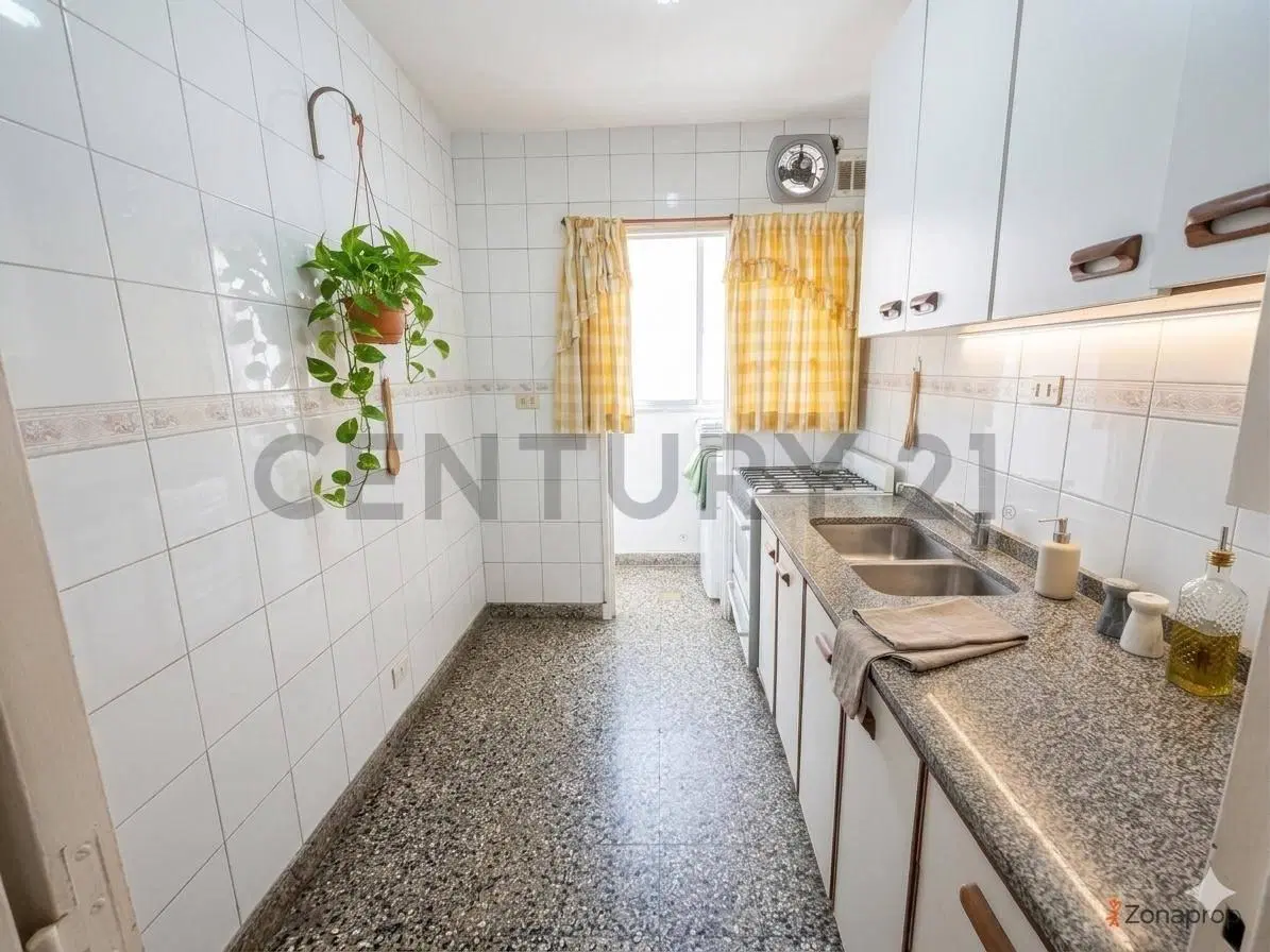Venta Departamento 3 Ambientes en Flores | Luminoso, Silencioso, Cerca Subte A y Tren Sarmiento 3